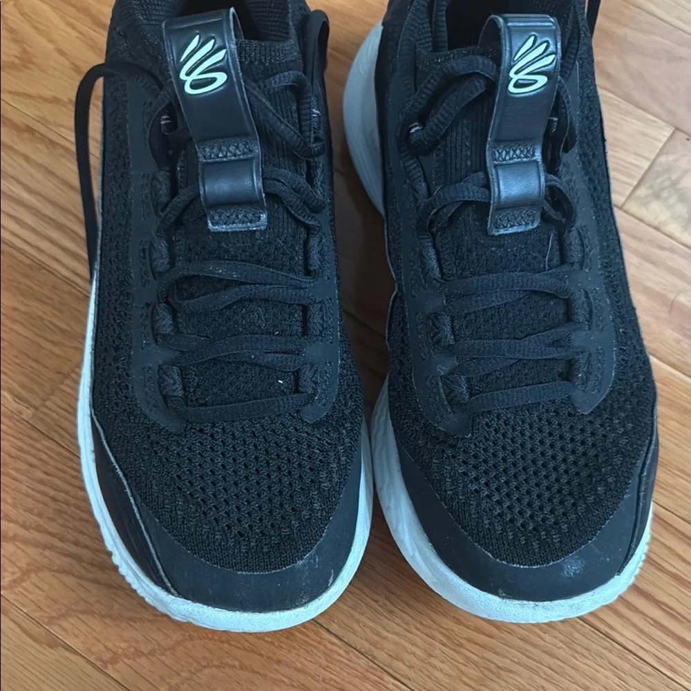 Steph curry basketball shoes - Picture 2 of 6